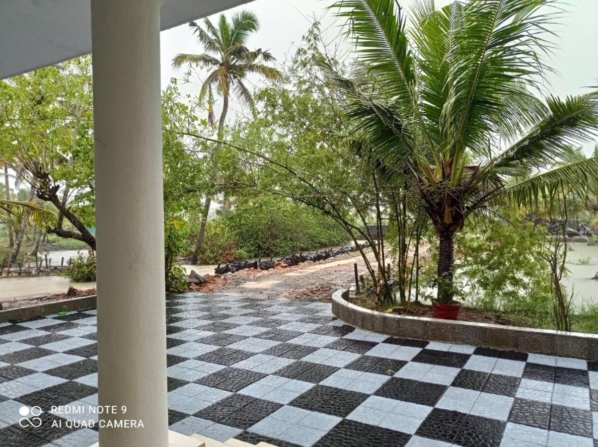 Aqua Green Home Stay Munroe Island Exterior photo