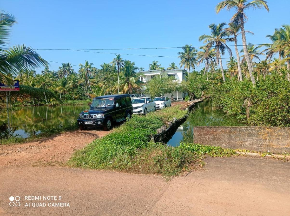 Aqua Green Home Stay Munroe Island Exterior photo